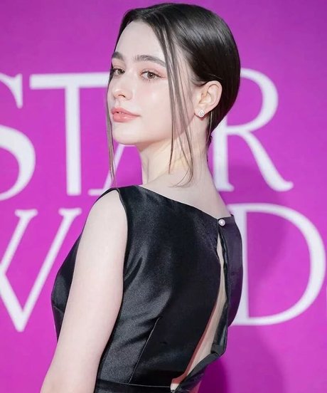 Dasha Tarab beautiful actress pic