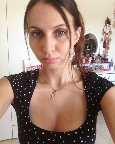 Jennie Naz best model picture