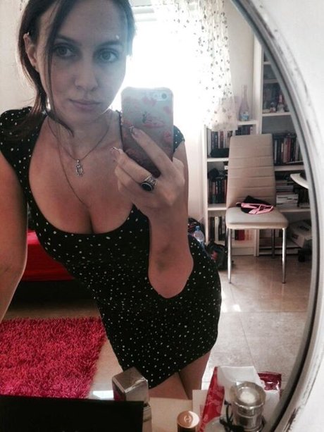 Jennie Naz pornstar nude galleries