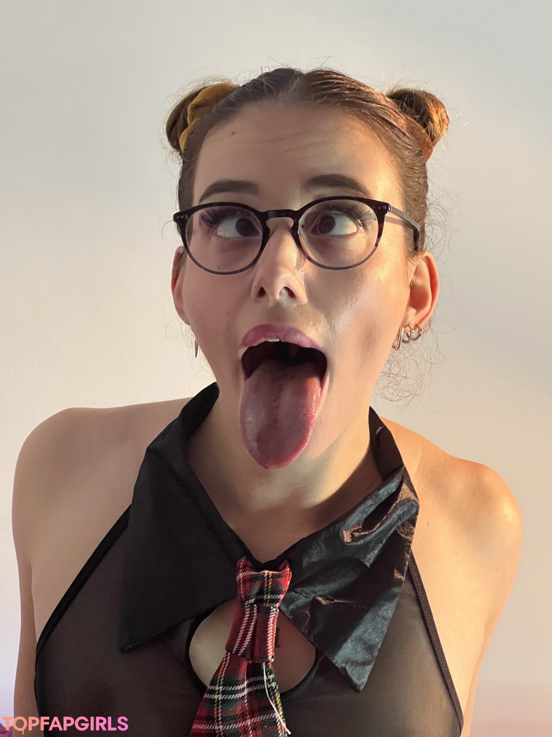 Lolawoo exclusive model image