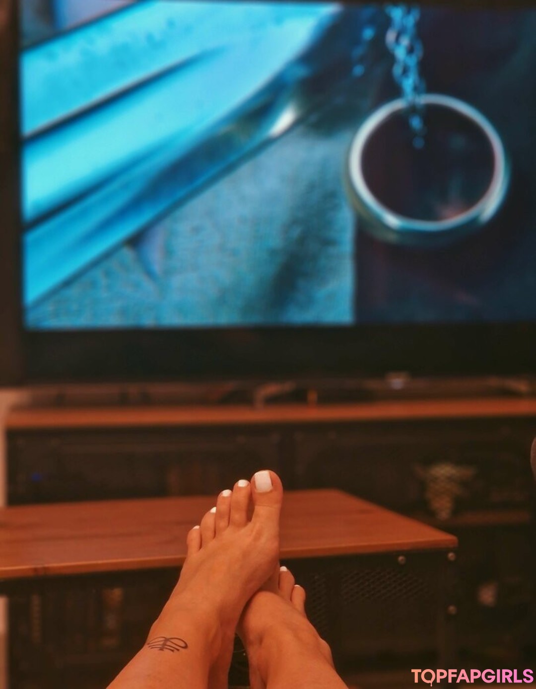 Livie Feet erotic pornstar img