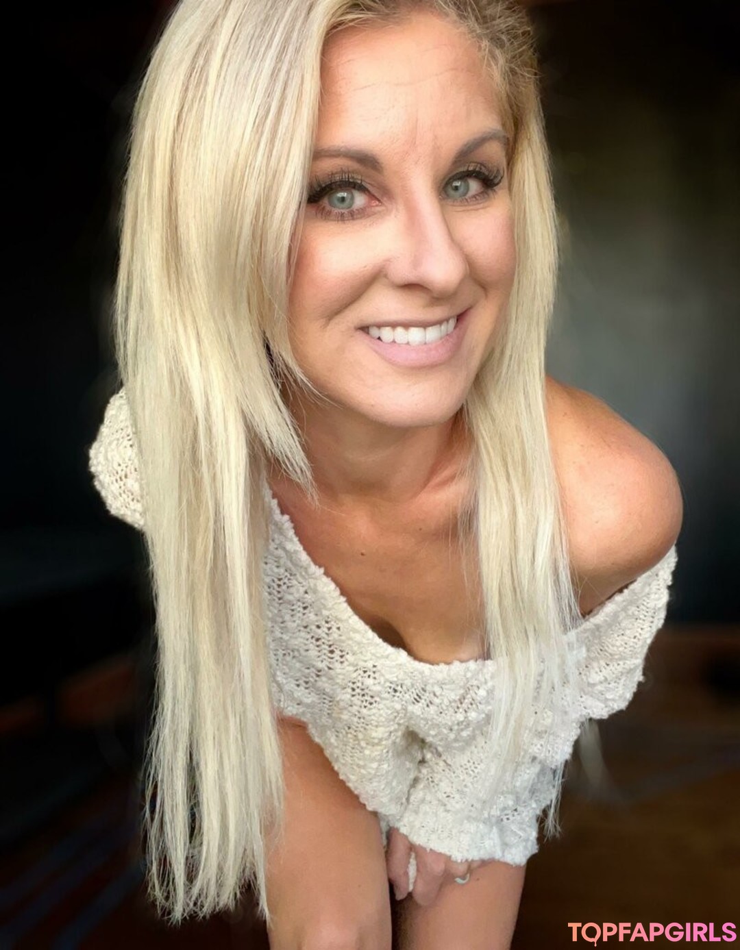 Blonde Country Girl star archive