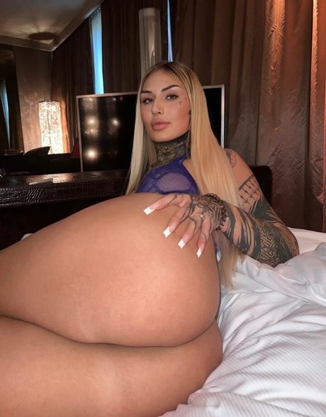 monster tits onlyfans pornos image