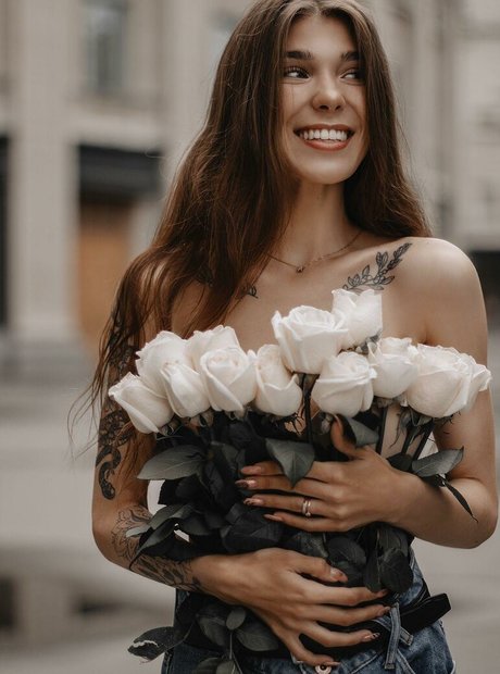 Rich Roxy pornstar hd img