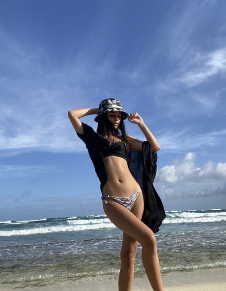 lesbian sex onlyfans pornographic image