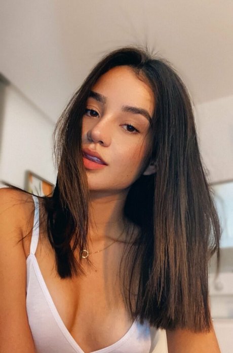 carolcor21 adult model pic