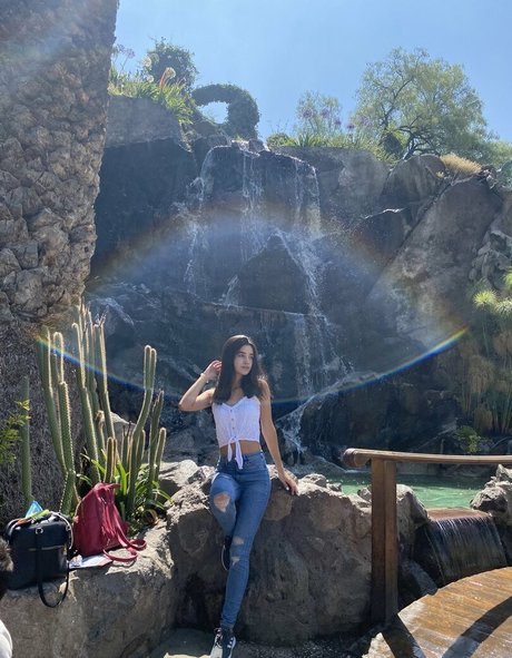 clothed onlyfans free xxx pic