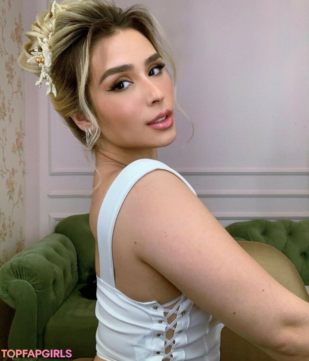 LoryLives sex pornstar images