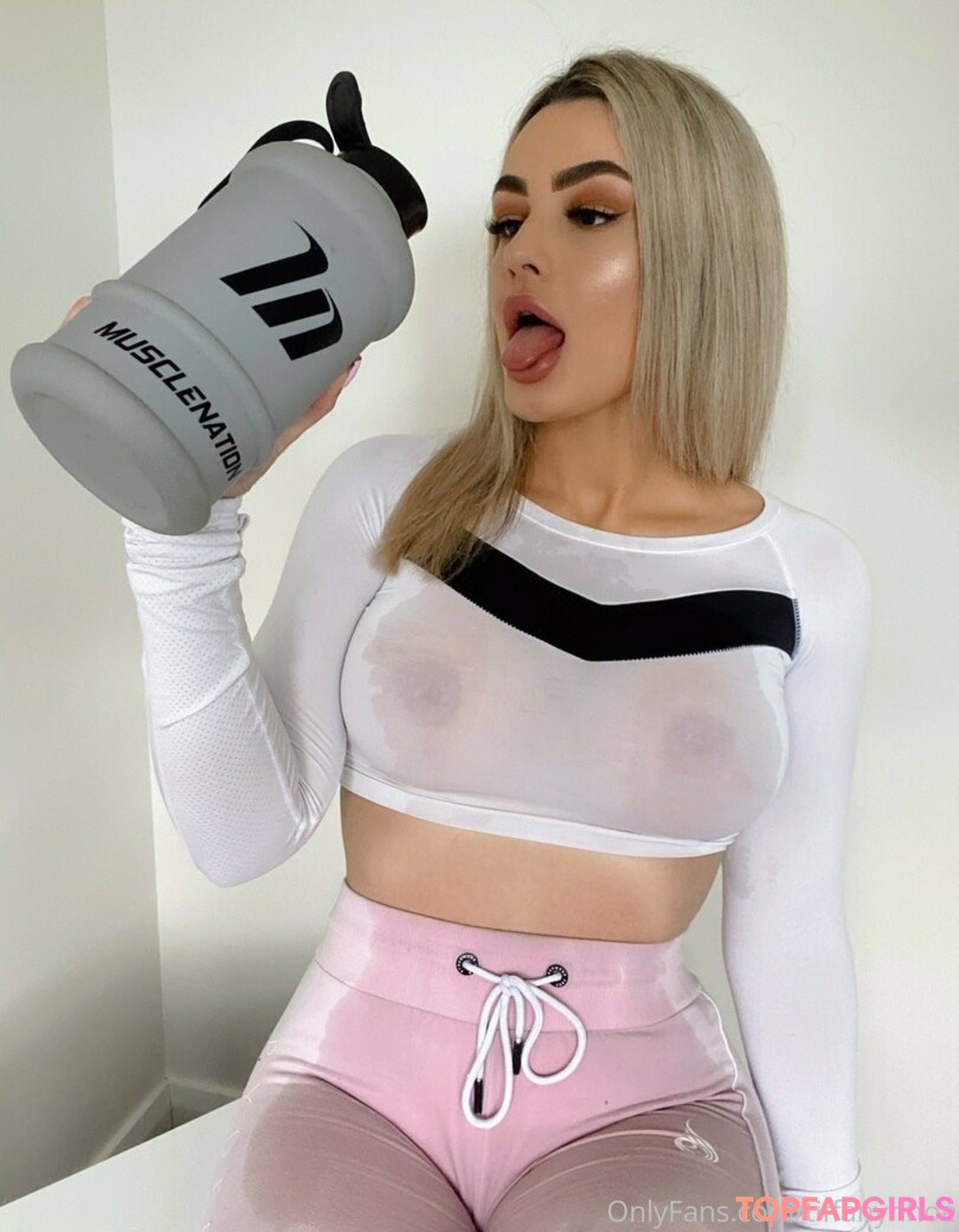 LolaBunnyTape star hd galleries