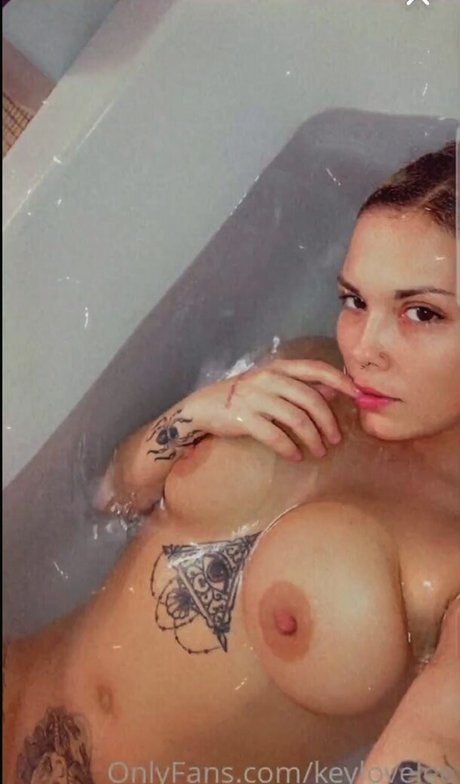 KeyLoveLee model top picture