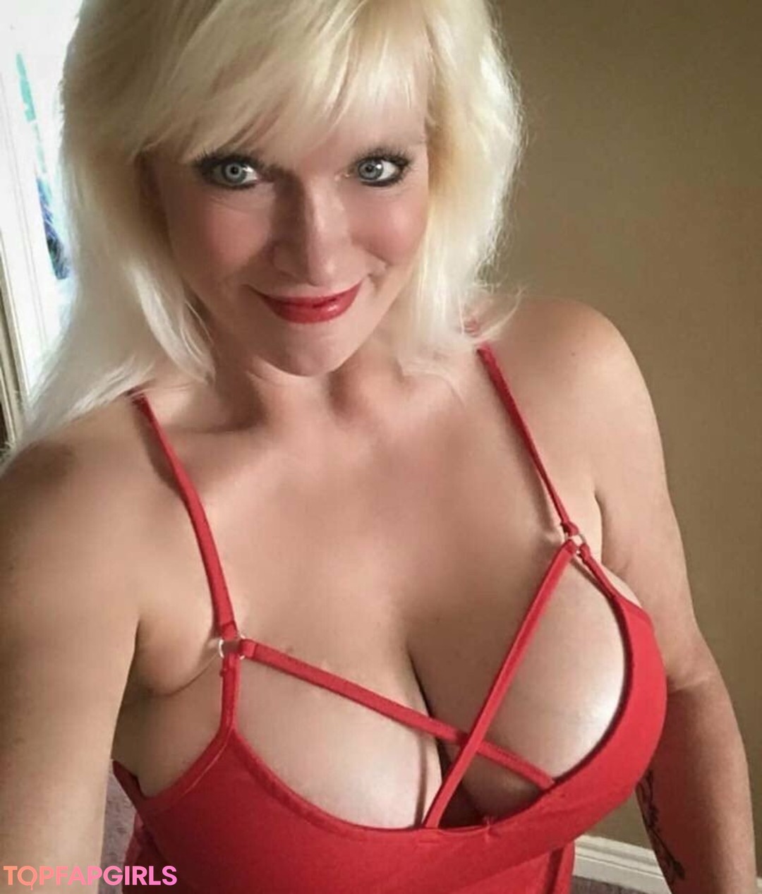 Sandie Lee star naked image