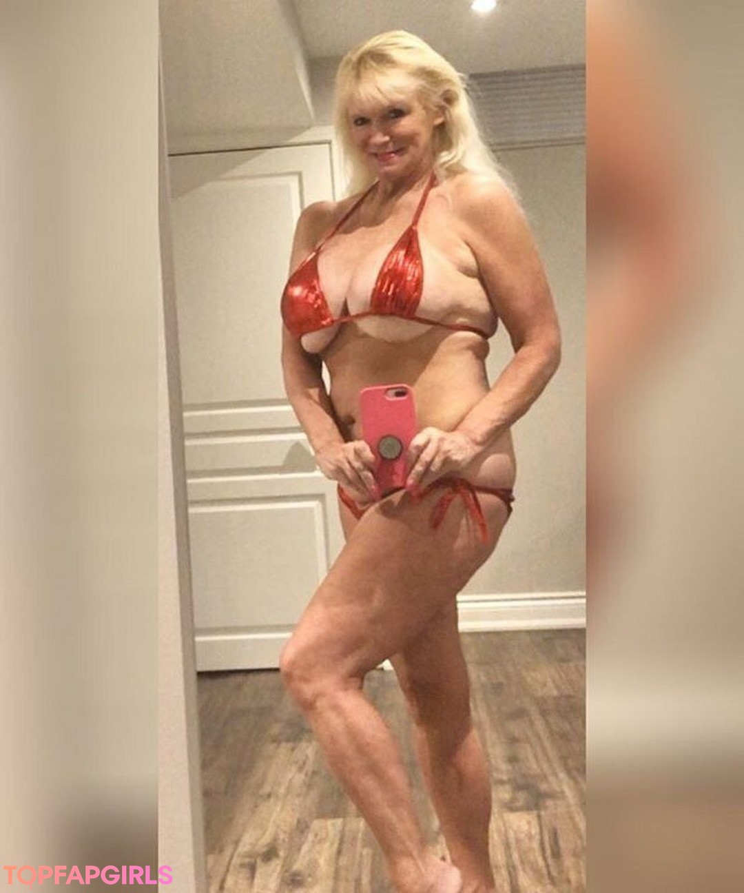 Sandie Lee pretty model photo
