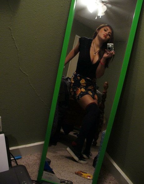 Gypsypanther11 erotic model images