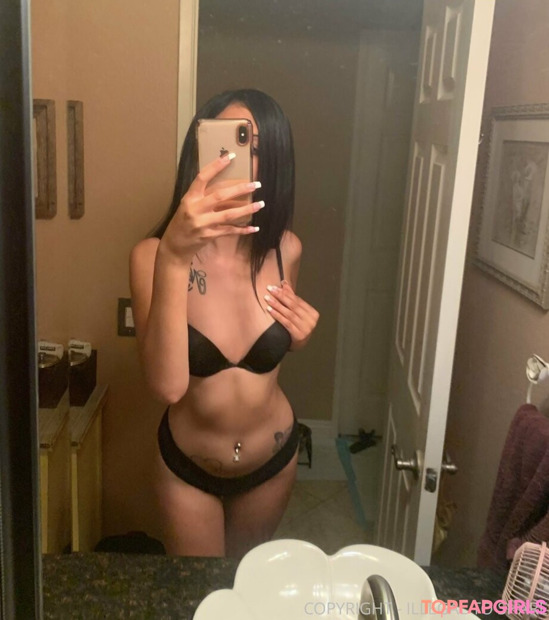 TS Arianna model erotic pics