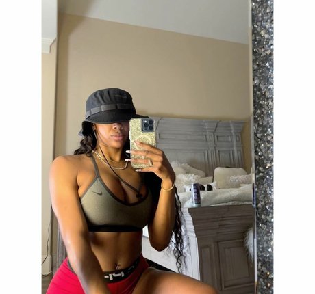 black female onlyfans sexy naked pic