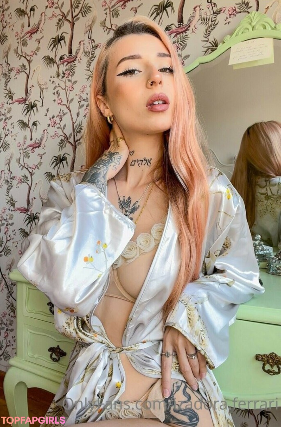 Izadora Ferrari pornstar beautiful photo