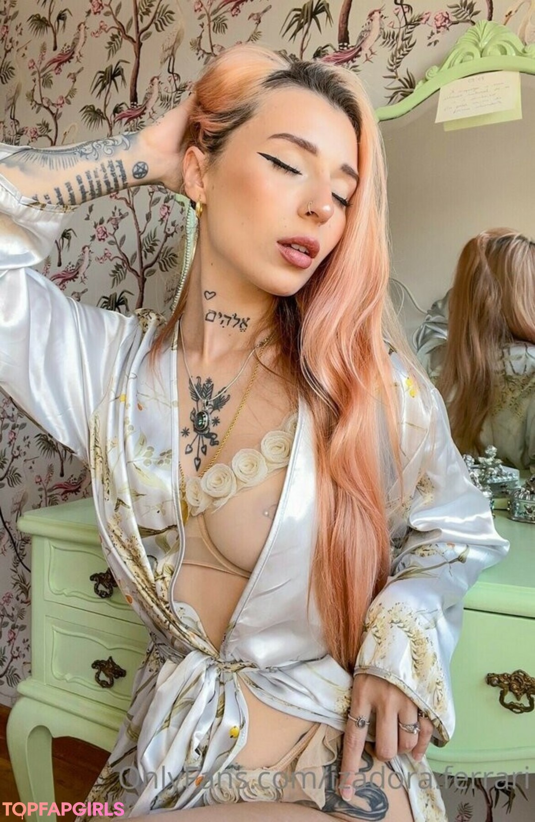 Izadora Ferrari model sex pic
