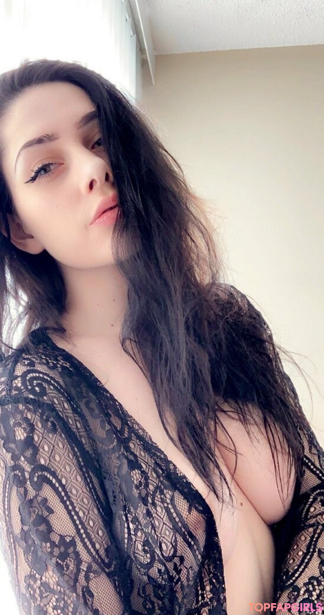 Avari Rain model erotic galleries