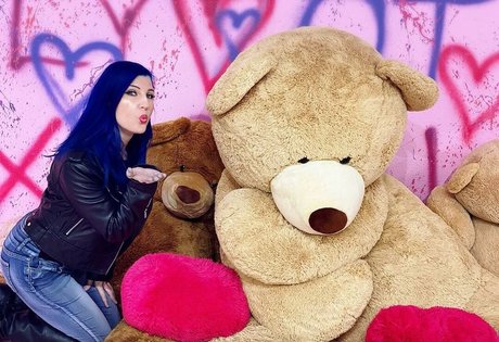 Leva Bates actress galleries