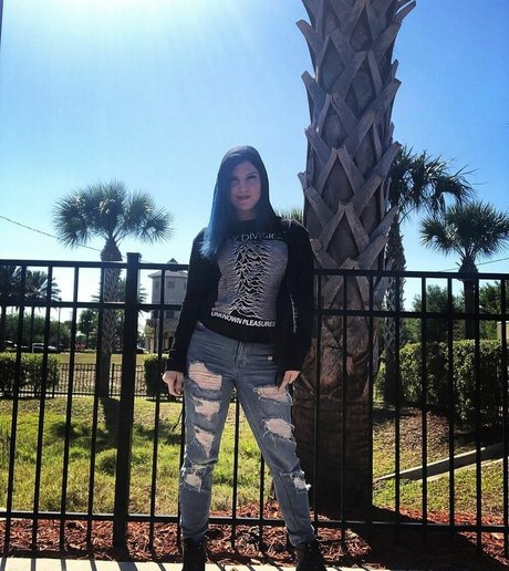 Leva Bates porn actress gallery