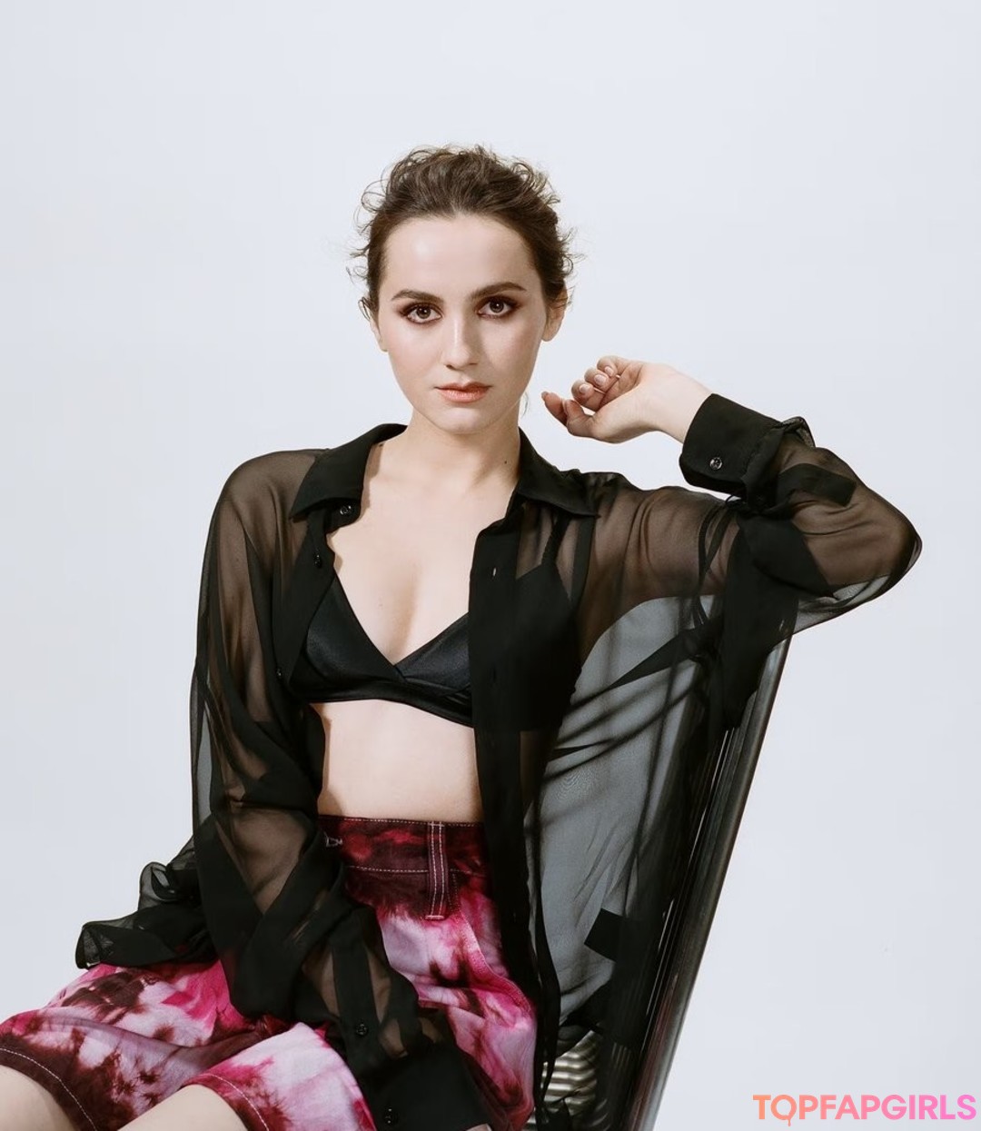Maude Apatow erotic model gallery