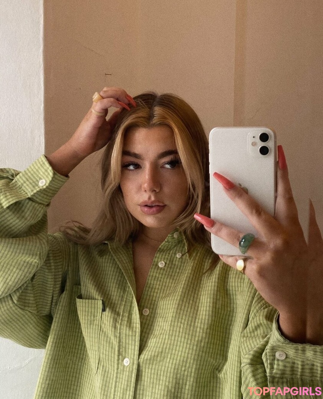 Beccajune art actress img