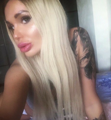 Dashaacash pretty actress pic