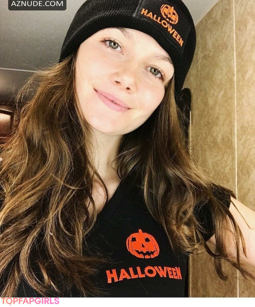 Andi Matichak sexy actress image