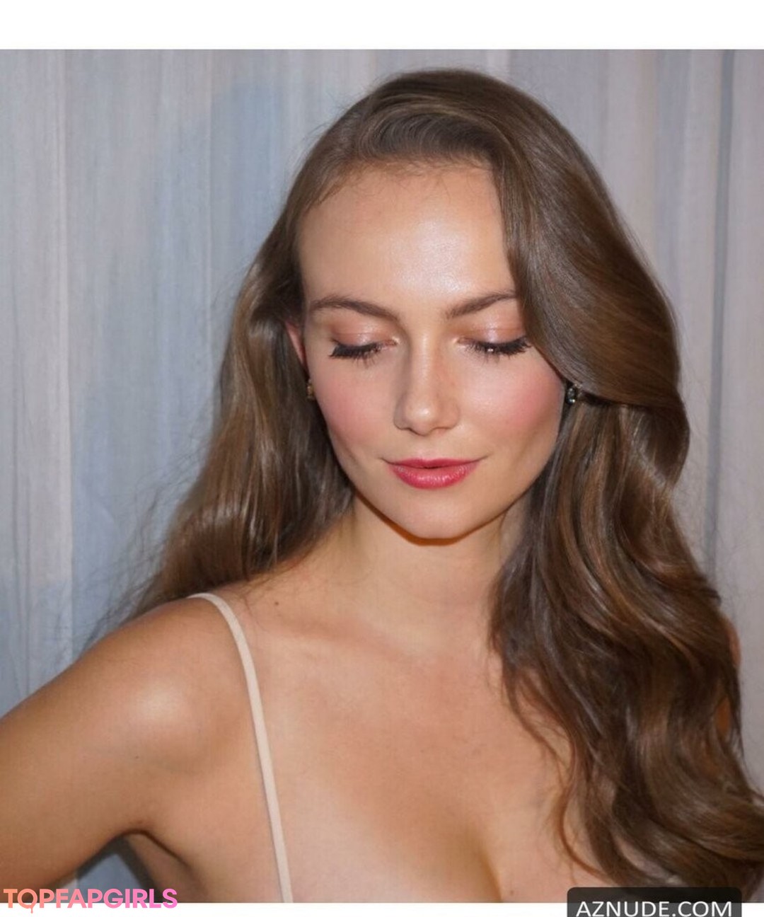Andi Matichak star naked photo
