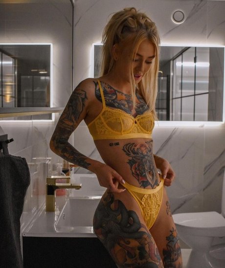 Aurajoutsenlampi pornstar art photos