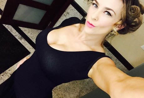 Aracely Arambula art star pictures