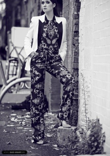 Alice Allegra Englert star sexy img