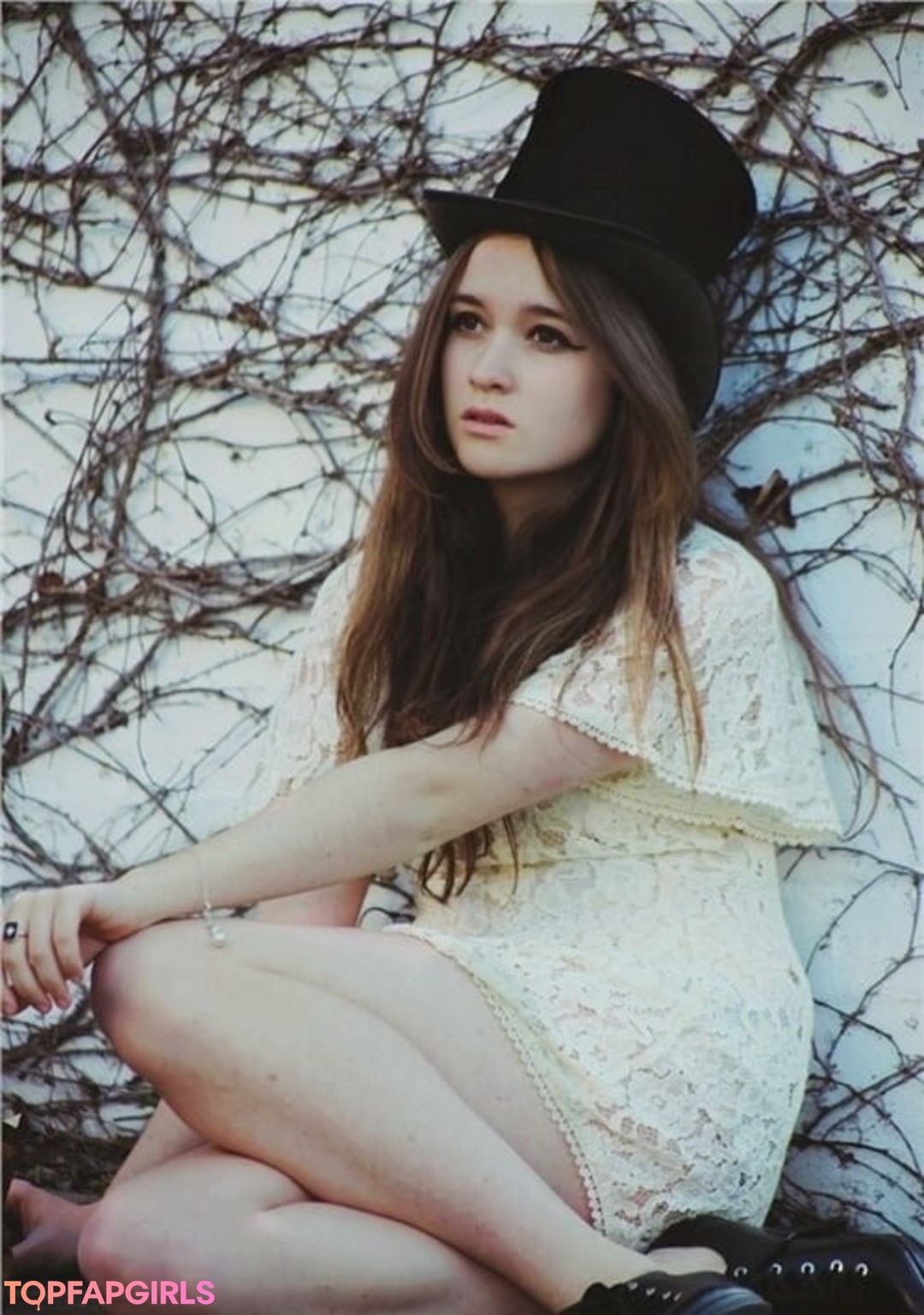 Alice Allegra Englert high quality actress gallery