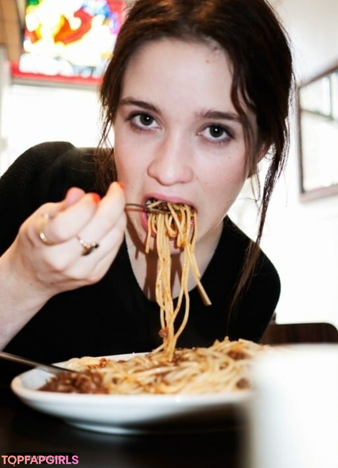 Alice Allegra Englert star pretty picture