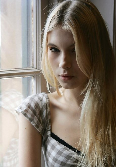 Allegra Carpenter star hd pictures