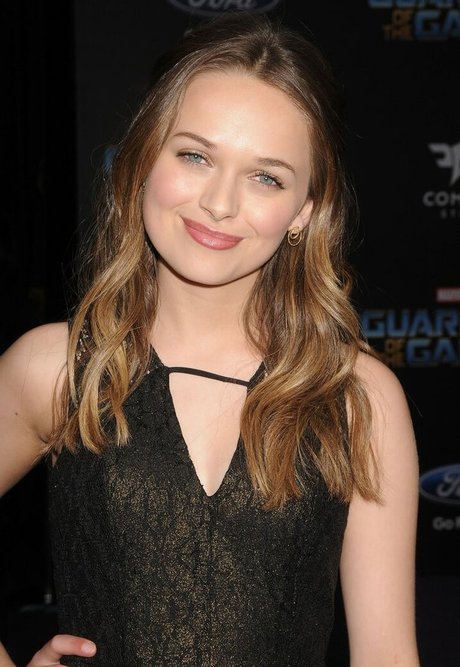 Alyssa Jirrels star naked picture