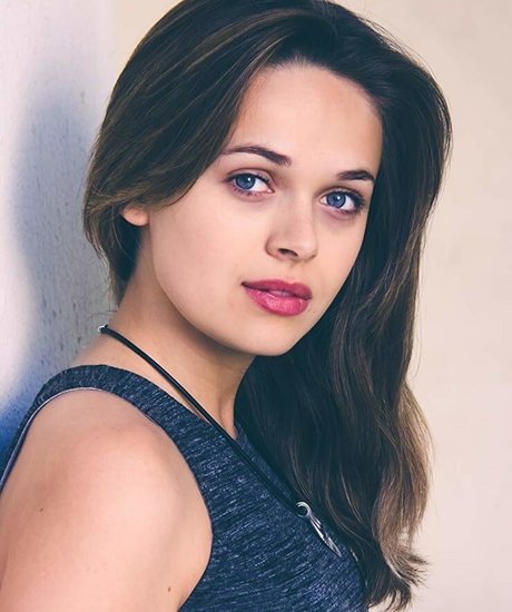 Alyssa Jirrels pretty star pic