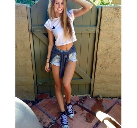 italian milf onlyfans sexy nude picture