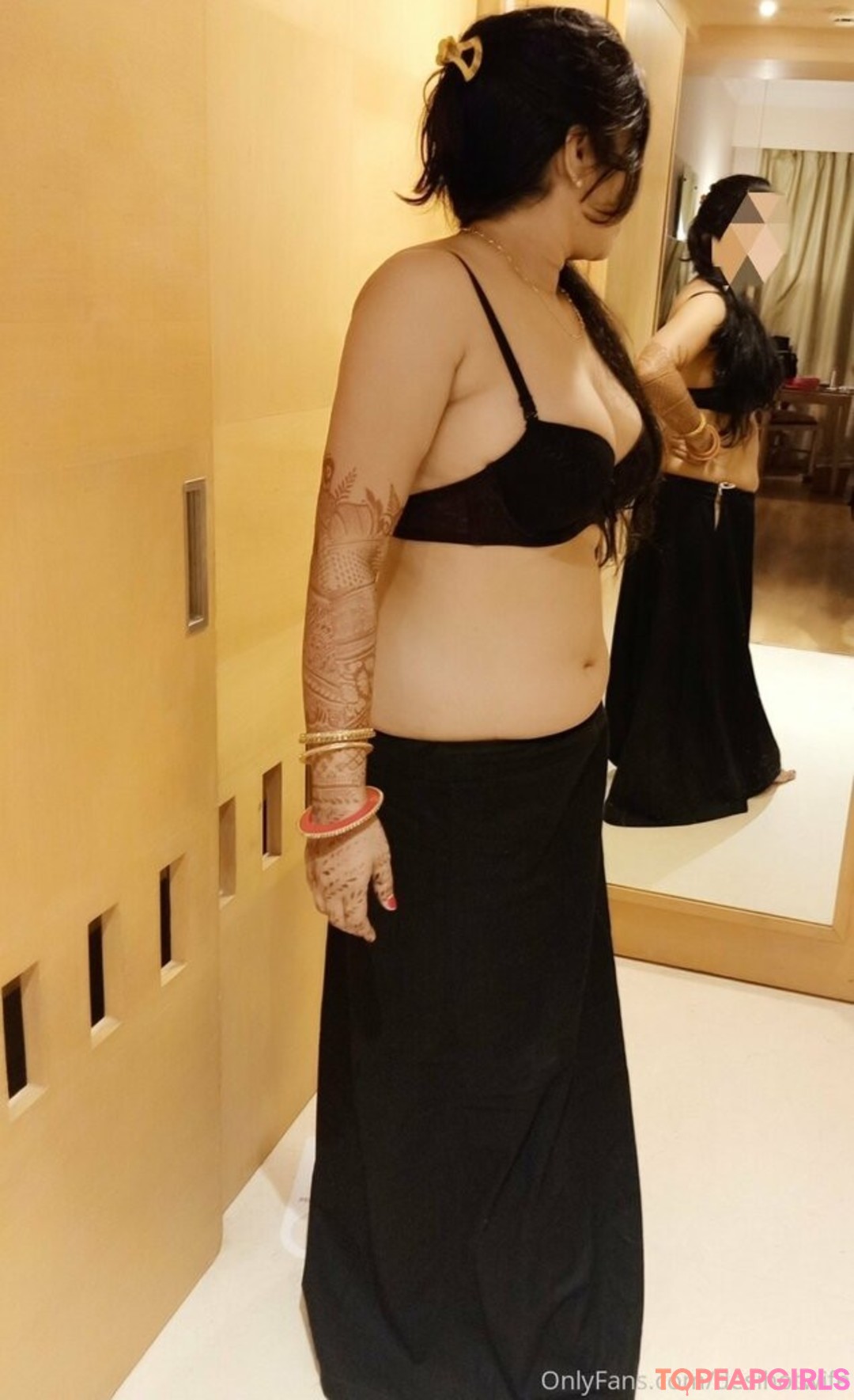 Desihotwife star erotic photos