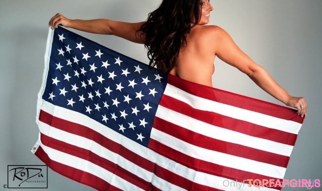 Nichole Harrison nude model image