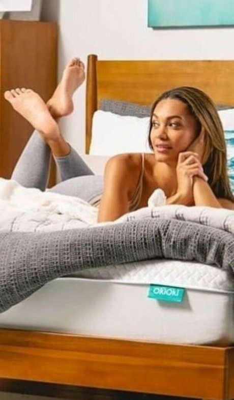 Alexis Gaube pornographic model photo