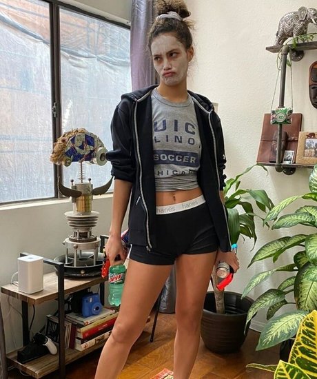 Alexis Gaube pornstar erotic img