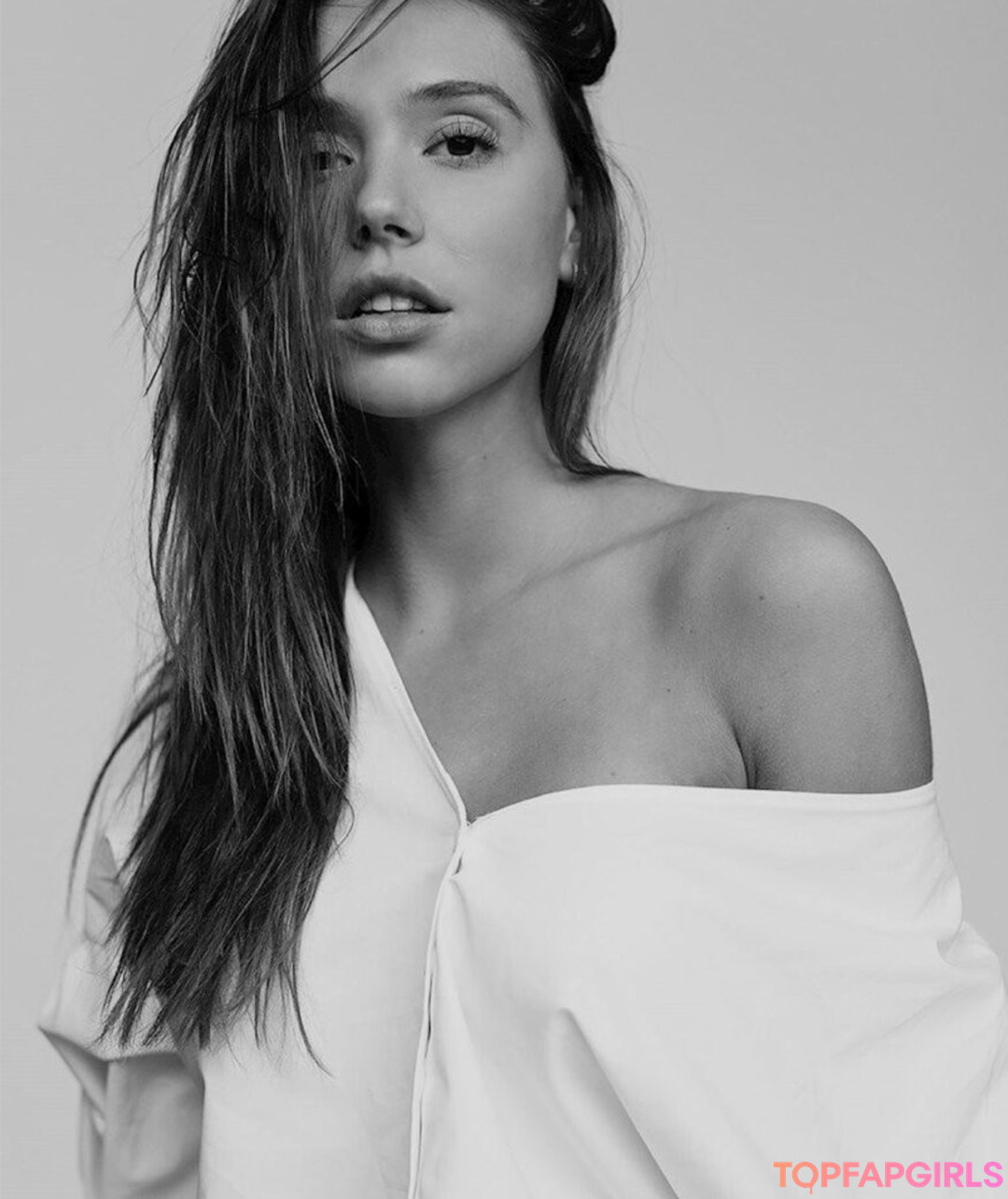 Alexis Rene Glabach model pornographic pic