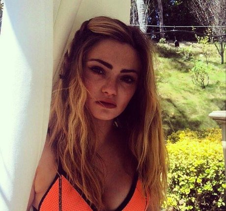 Alexis Raich sexy star img