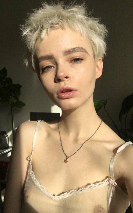 Milkie Way nude star photos