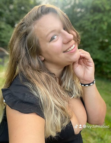 Ivy Dahlia sex pornstar pictures