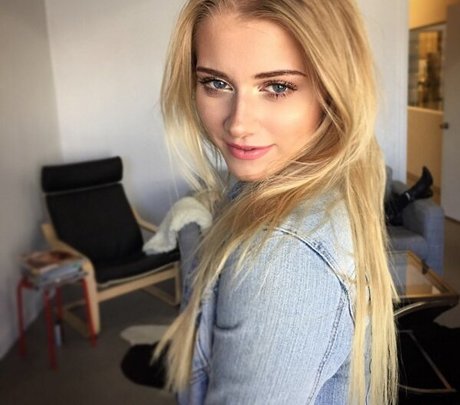 Alena Savostikova star art photos