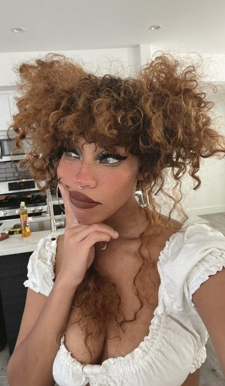 kieraplease star pic