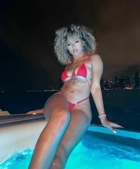 Vanessa Josey porn model gallery