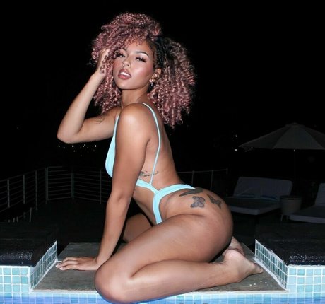 Vanessa Josey sexy model gallery